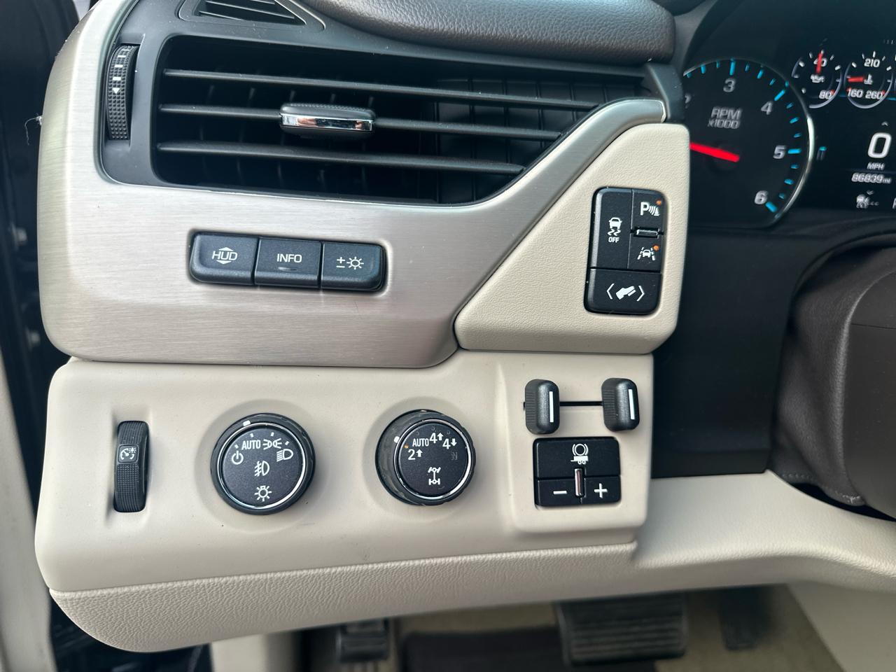 GMC Yukon XL 4WD 4dr Denali 2017