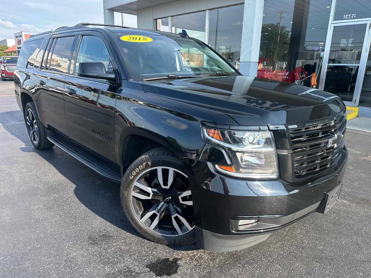 Chevrolet Suburban 4WD 4dr 1500 LT 2018