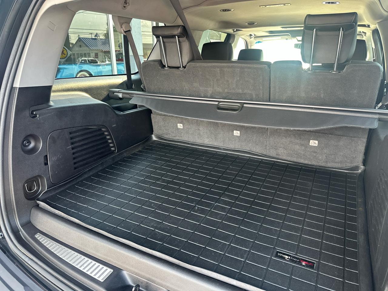 Chevrolet Suburban 4WD 4dr 1500 LT 2018