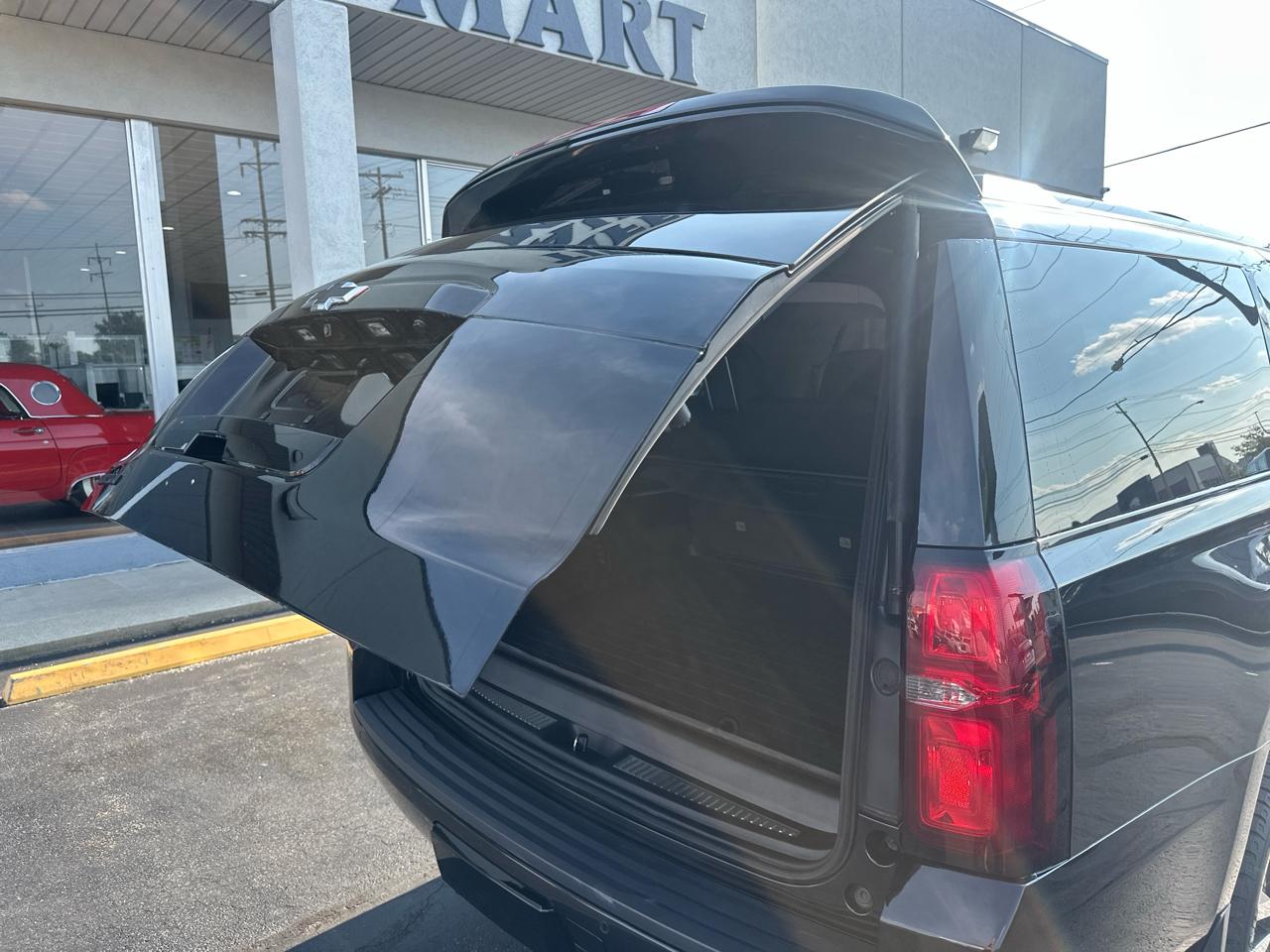 Chevrolet Suburban 4WD 4dr 1500 LT 2018