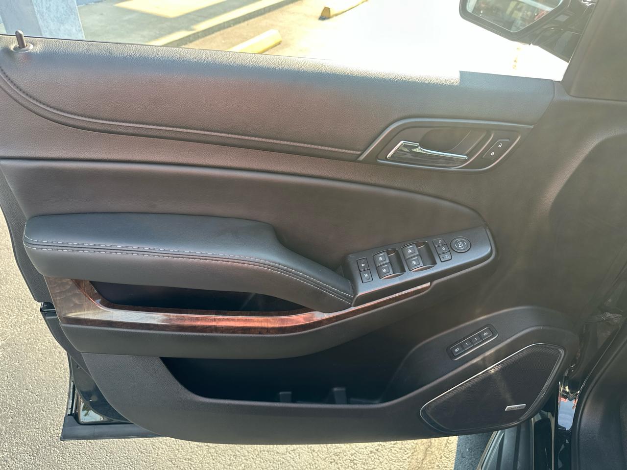 Chevrolet Suburban 4WD 4dr 1500 LT 2018