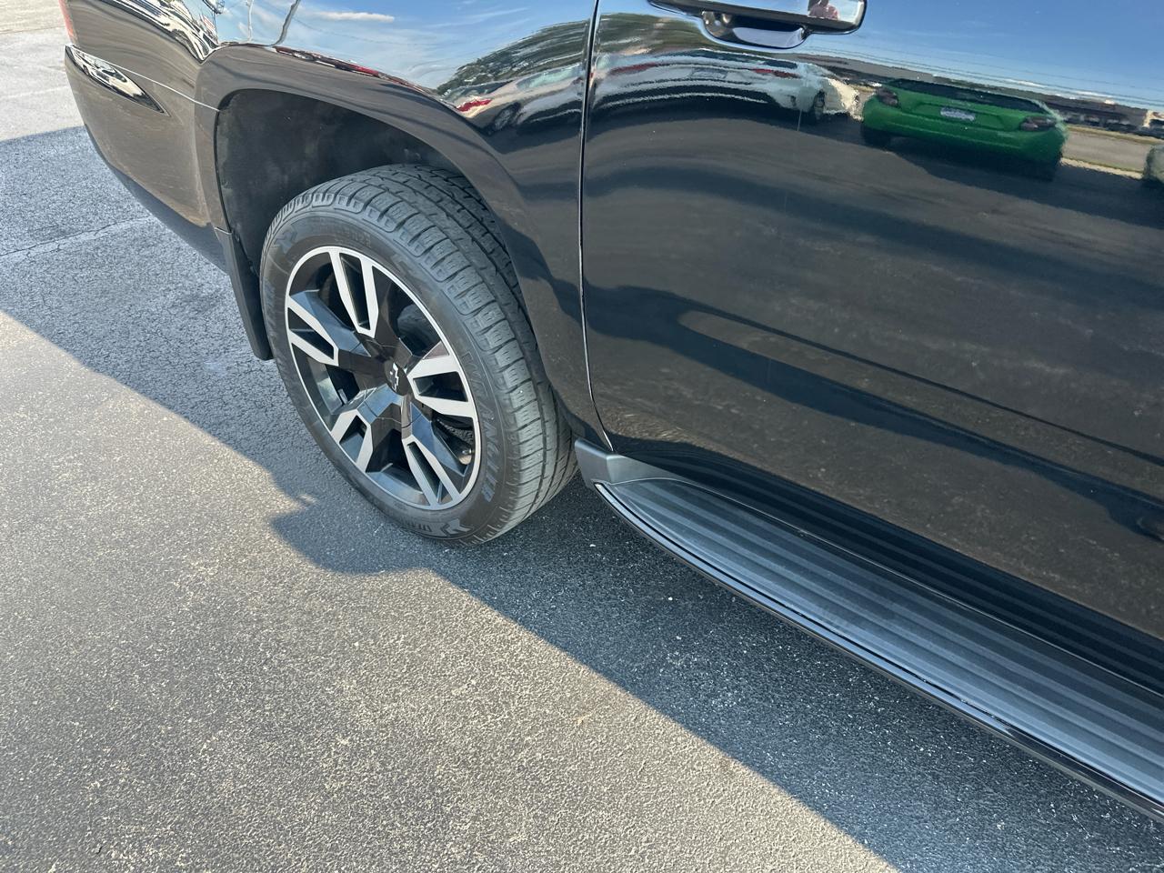 Chevrolet Suburban 4WD 4dr 1500 LT 2018