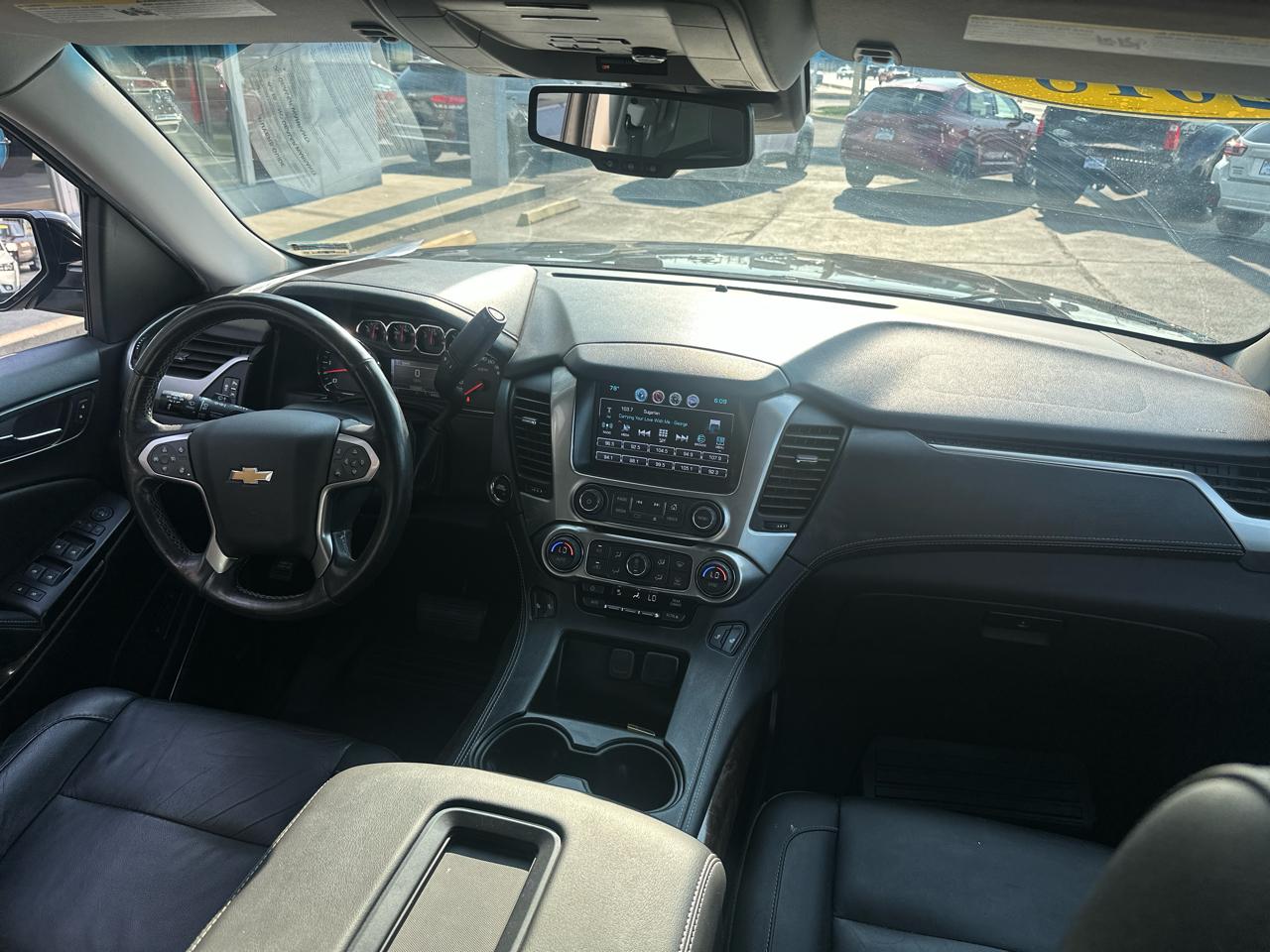 Chevrolet Suburban 4WD 4dr 1500 LT 2018