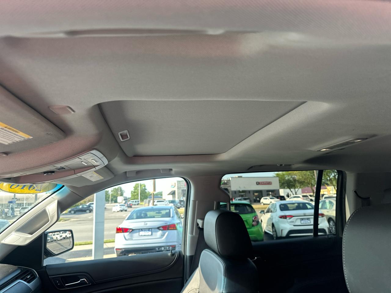 Chevrolet Suburban 4WD 4dr 1500 LT 2018