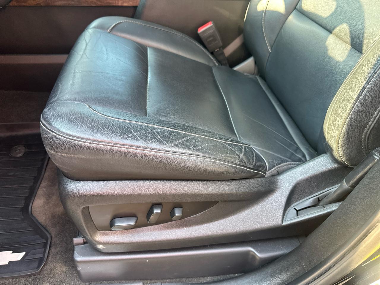 Chevrolet Suburban 4WD 4dr 1500 LT 2018
