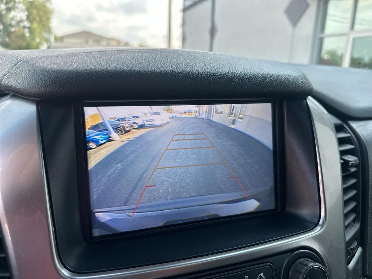 Chevrolet Suburban 4WD 4dr 1500 LT 2018