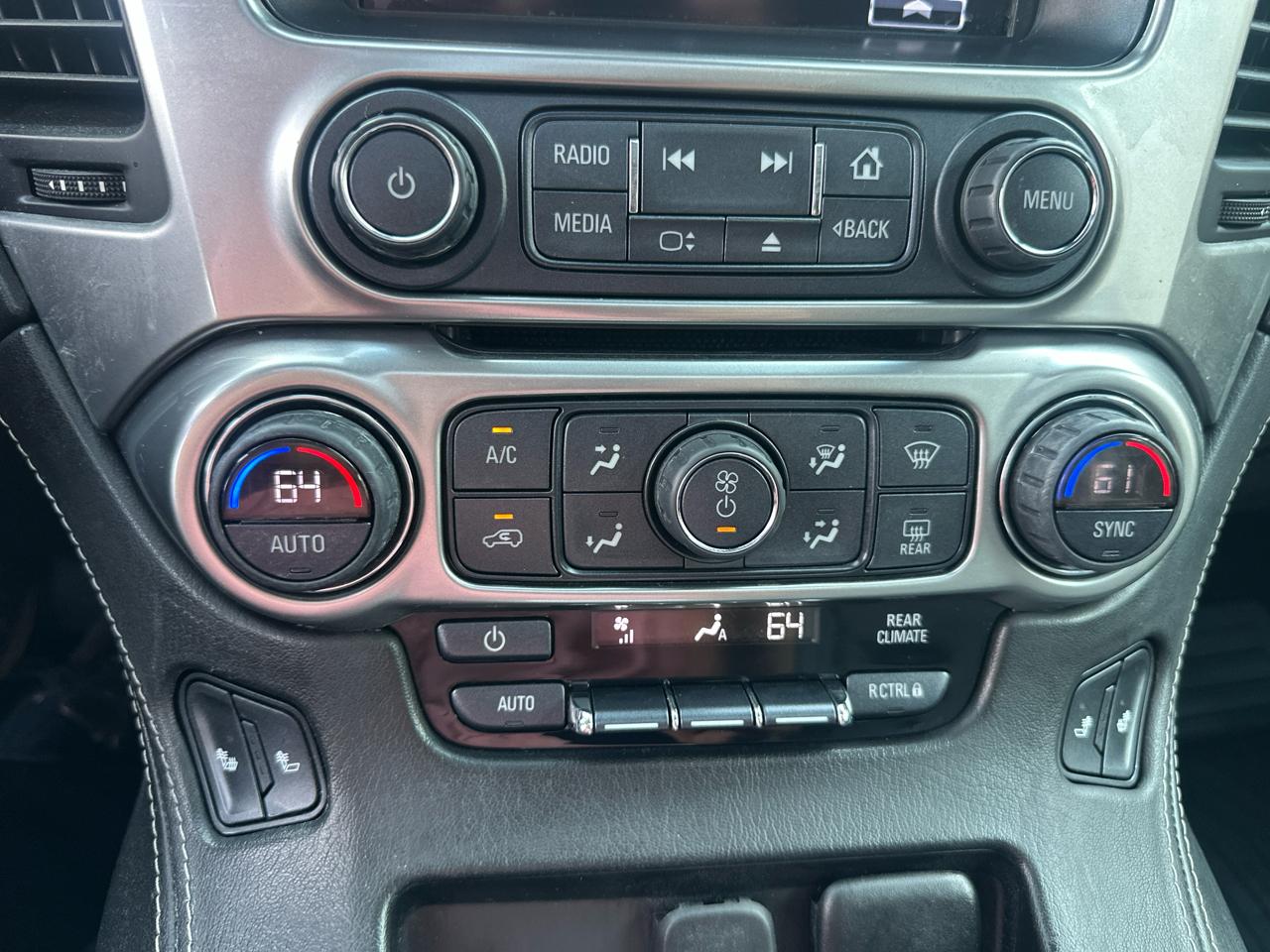 Chevrolet Suburban 4WD 4dr 1500 LT 2018