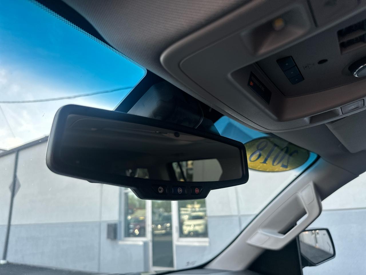 Chevrolet Suburban 4WD 4dr 1500 LT 2018