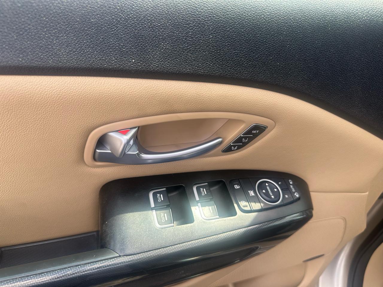 Kia Sedona 4dr Wgn SX 2015