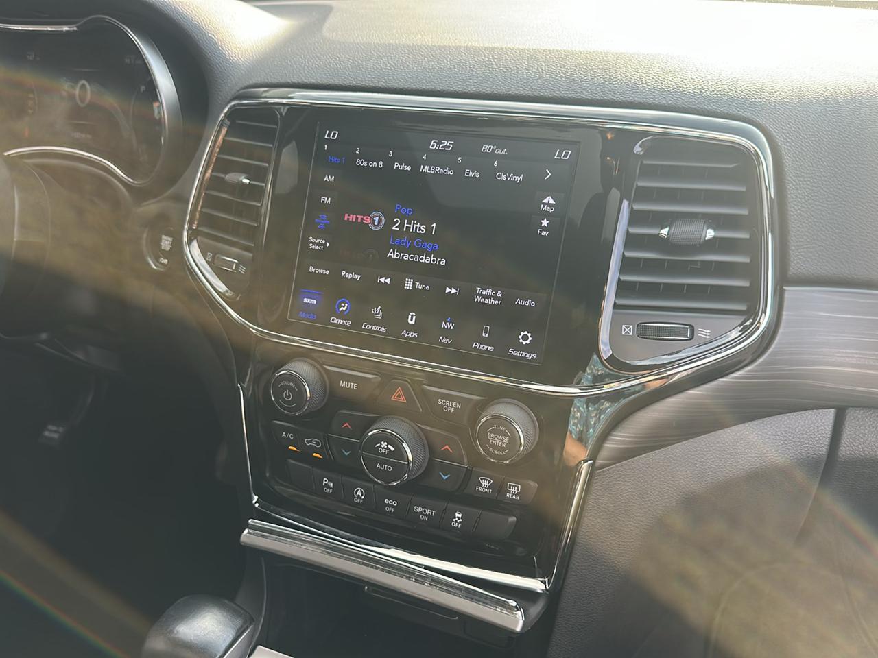 Jeep Grand Cherokee Laredo X 4x4 2021