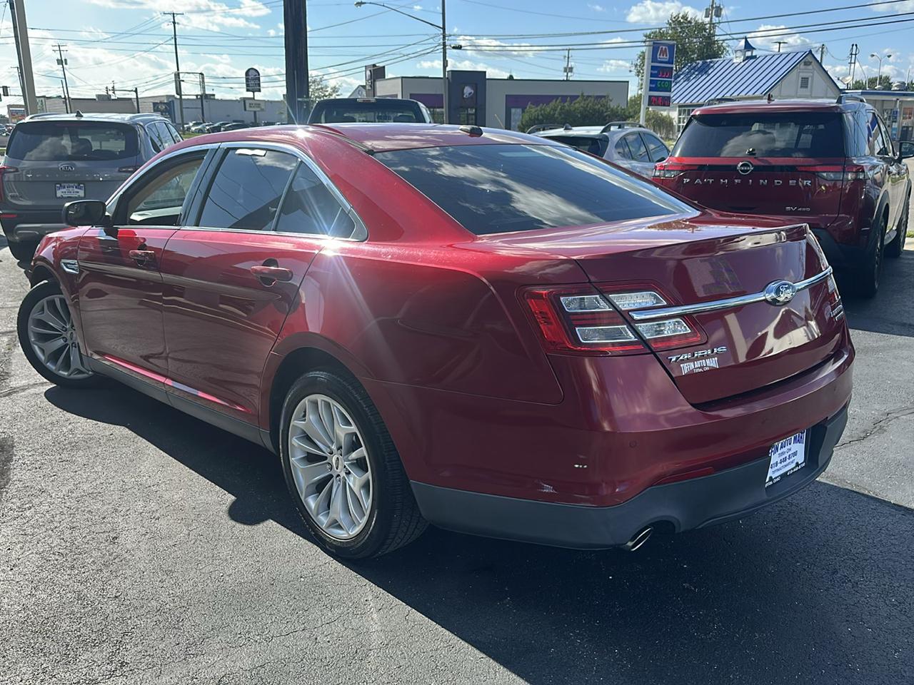 Ford Taurus 4dr Sdn Limited FWD 2016