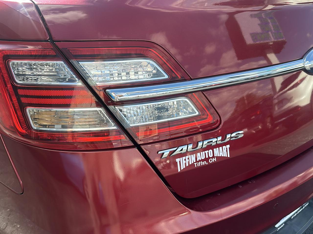Ford Taurus 4dr Sdn Limited FWD 2016