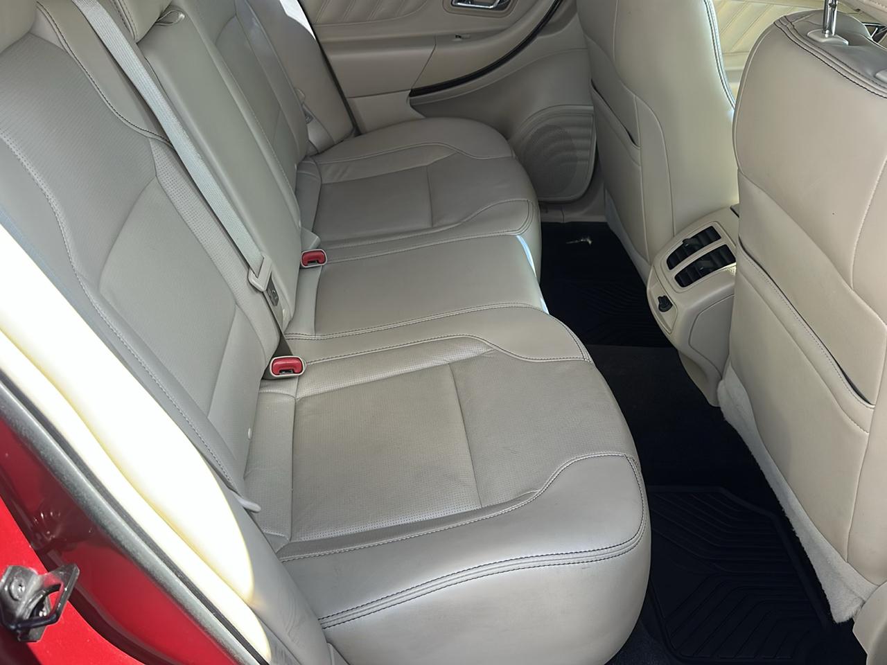Ford Taurus 4dr Sdn Limited FWD 2016