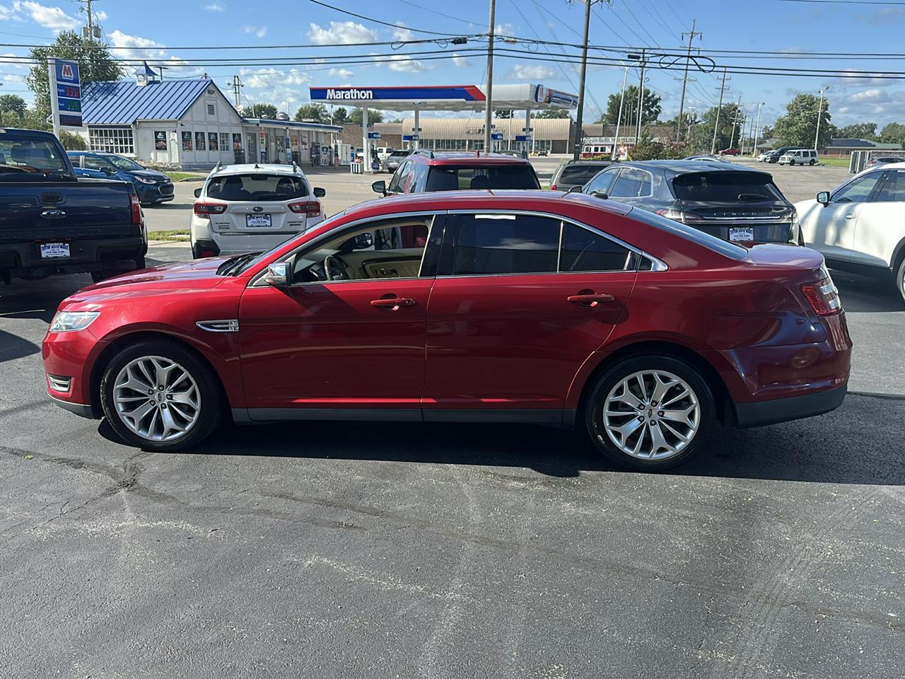 Ford Taurus 4dr Sdn Limited FWD 2016