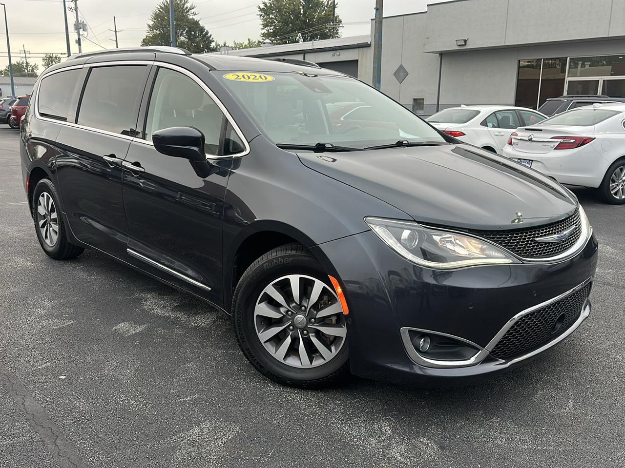 Chrysler Pacifica Touring L Plus FWD 2020