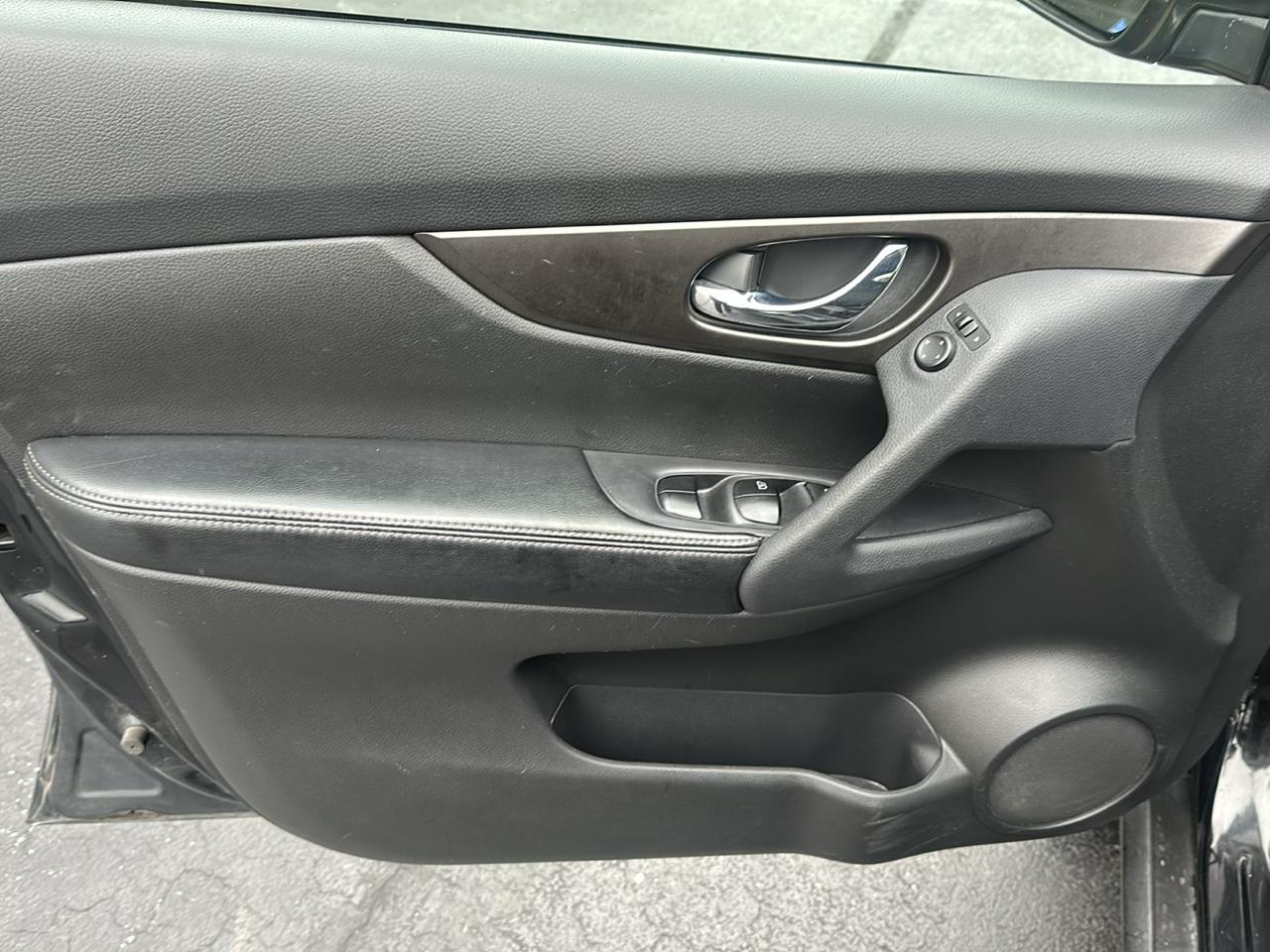 Nissan Rogue FWD 4dr S 2014