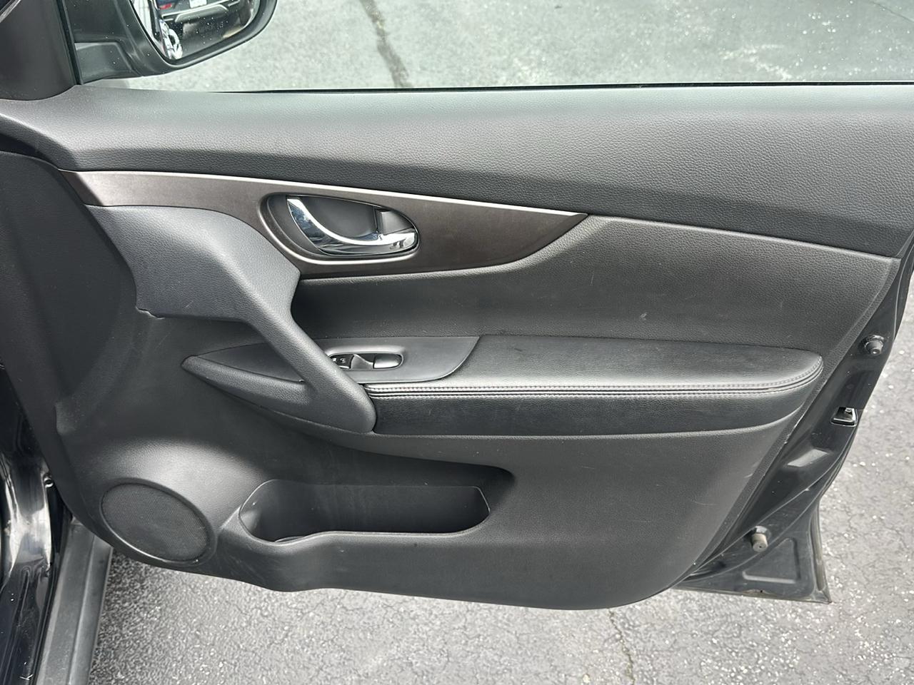 Nissan Rogue FWD 4dr S 2014