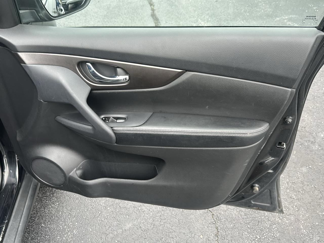 Nissan Rogue FWD 4dr S 2014