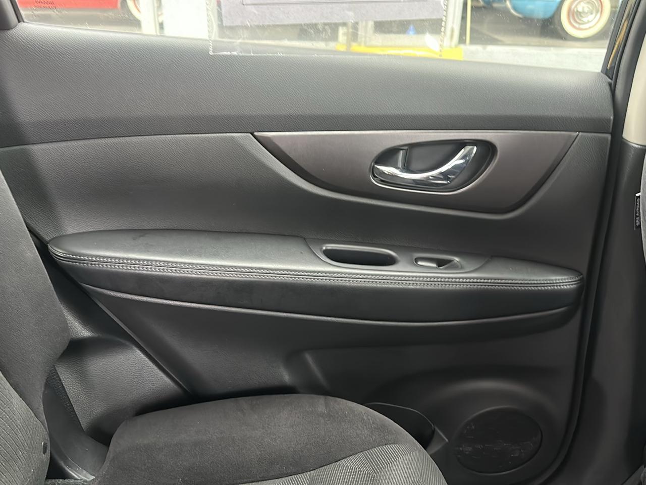 Nissan Rogue FWD 4dr S 2014