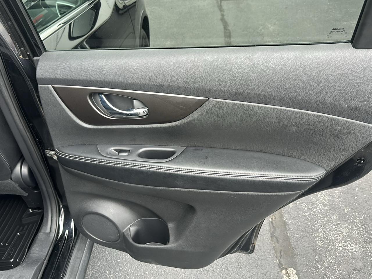 Nissan Rogue FWD 4dr S 2014