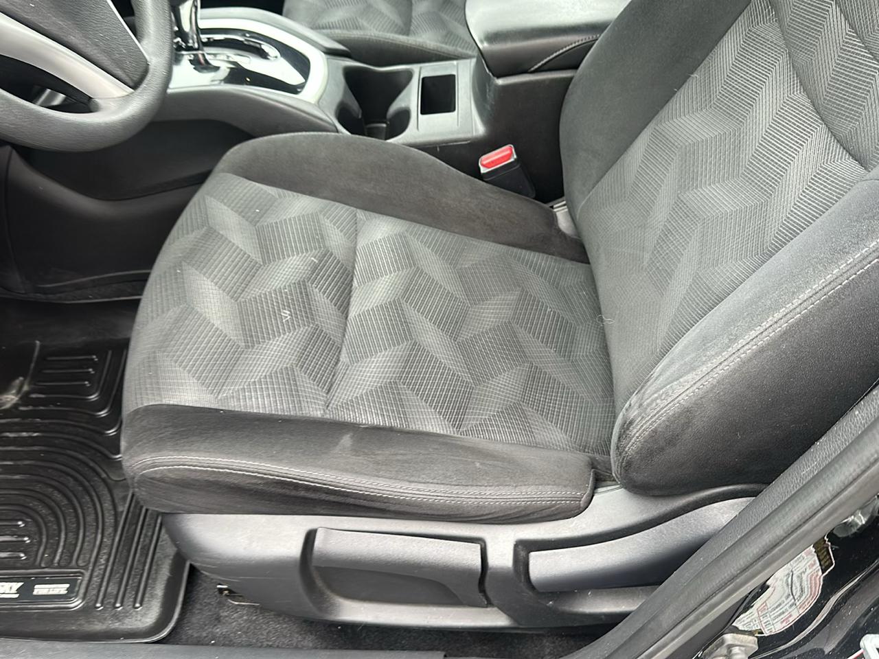 Nissan Rogue FWD 4dr S 2014