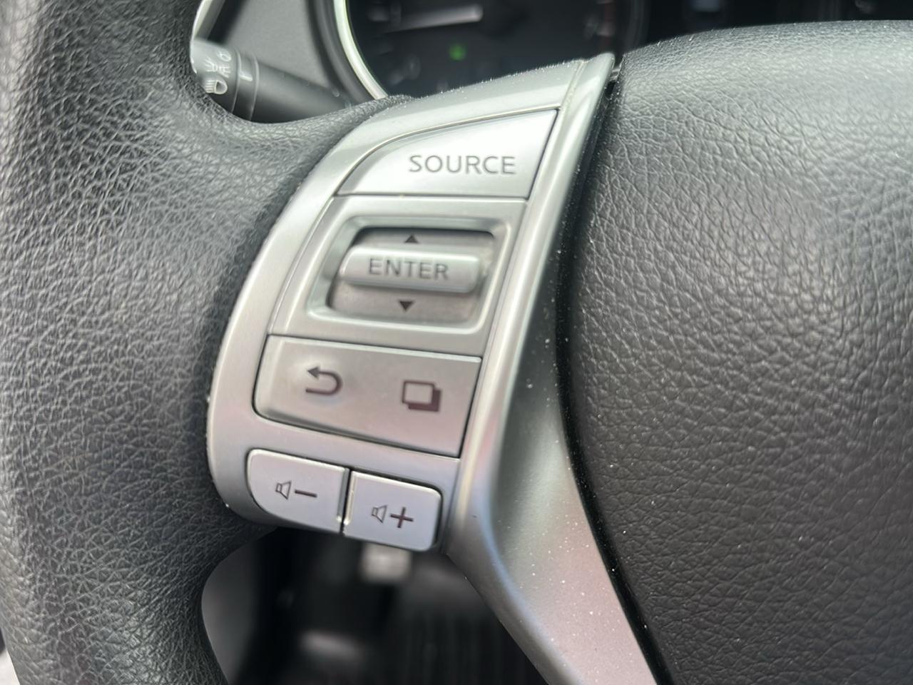Nissan Rogue FWD 4dr S 2014