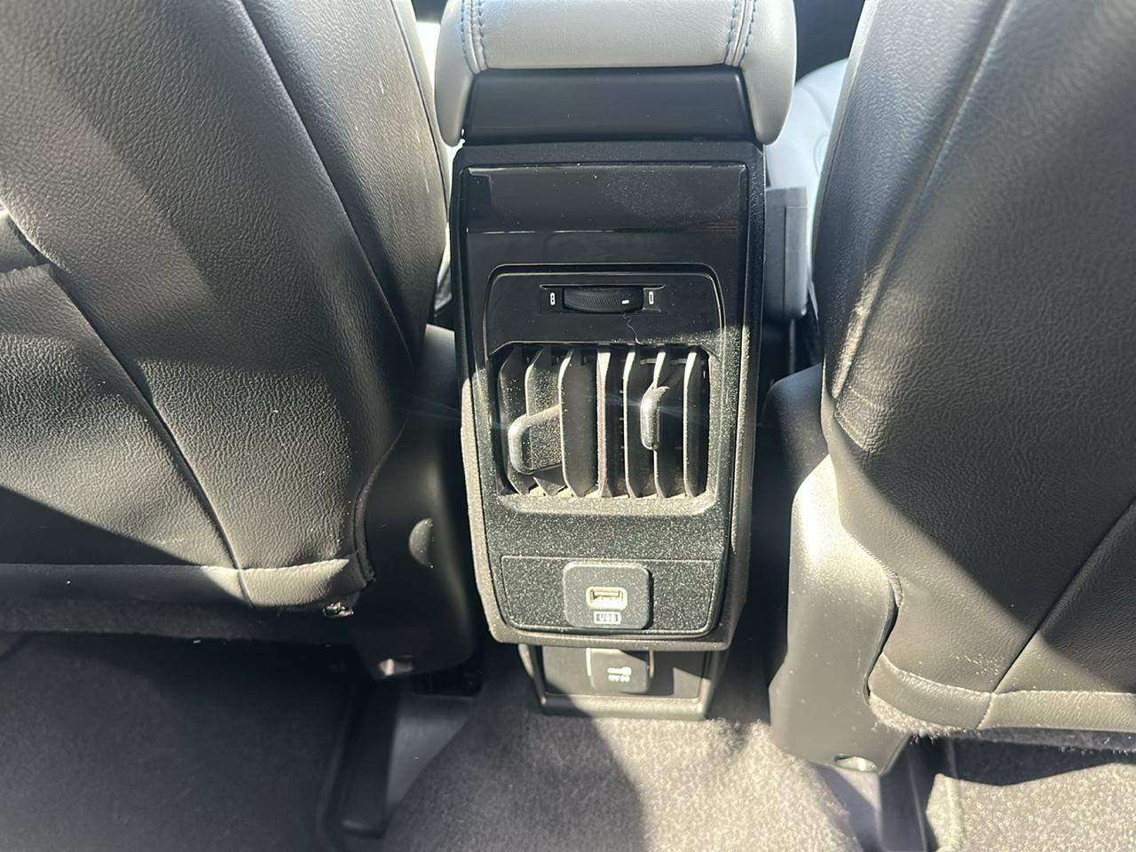 Jeep Wrangler Unlimited 4WD 4dr Sahara 2016