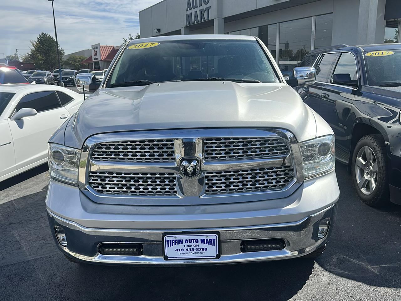 RAM 1500 Laramie 4x4 Crew Cab 5'7" Box 2017