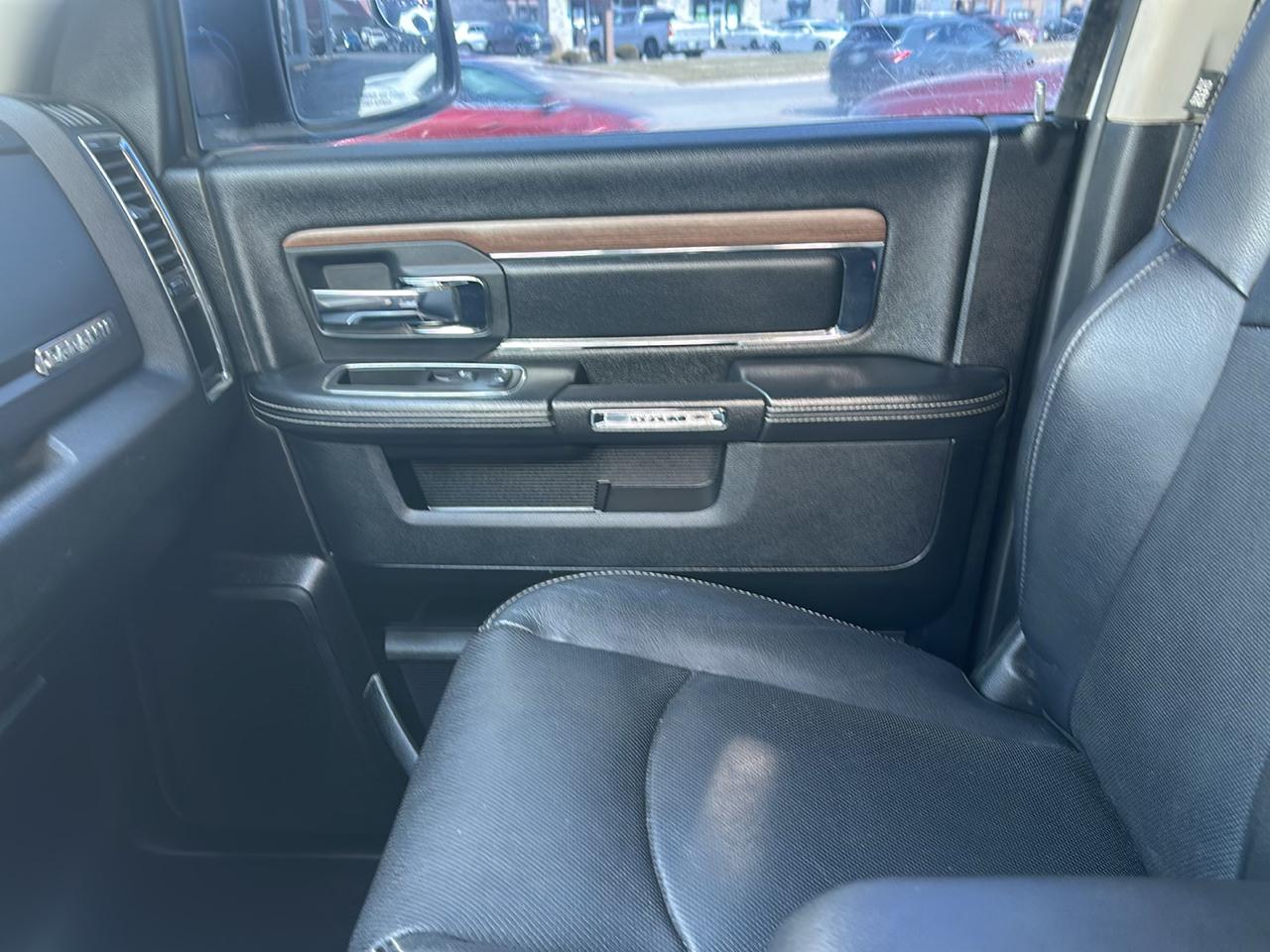 RAM 1500 Laramie 4x4 Crew Cab 5'7" Box 2017