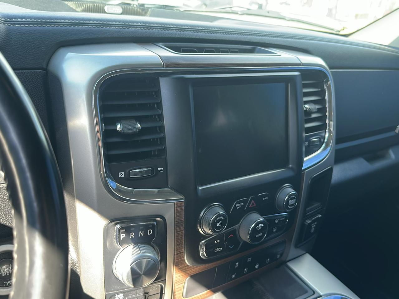 RAM 1500 Laramie 4x4 Crew Cab 5'7" Box 2017
