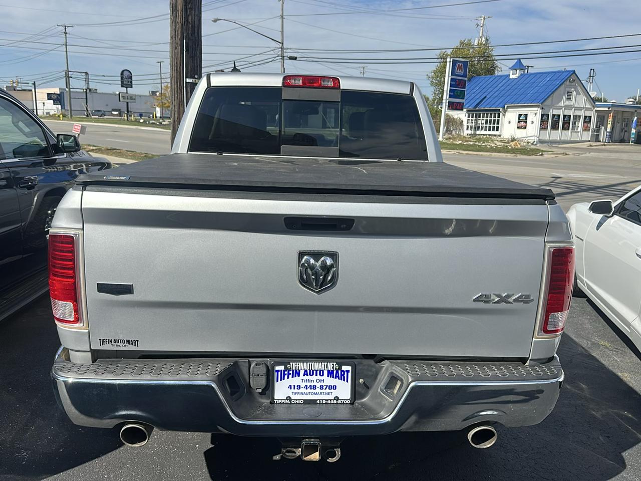 RAM 1500 Laramie 4x4 Crew Cab 5'7" Box 2017