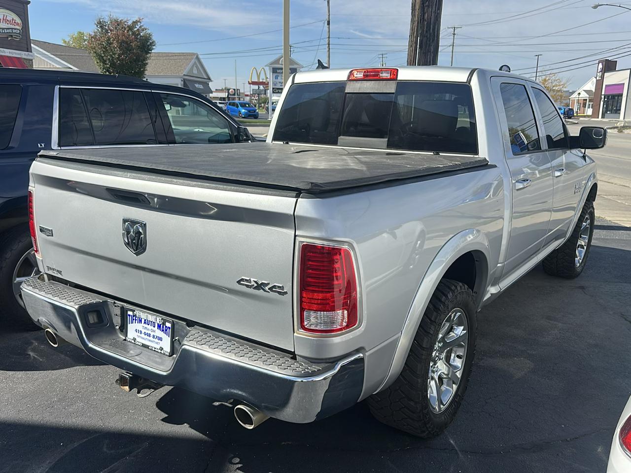 RAM 1500 Laramie 4x4 Crew Cab 5'7" Box 2017