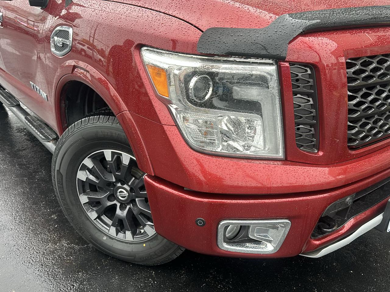 Nissan Titan 4x4 Crew Cab PRO-4X 2017