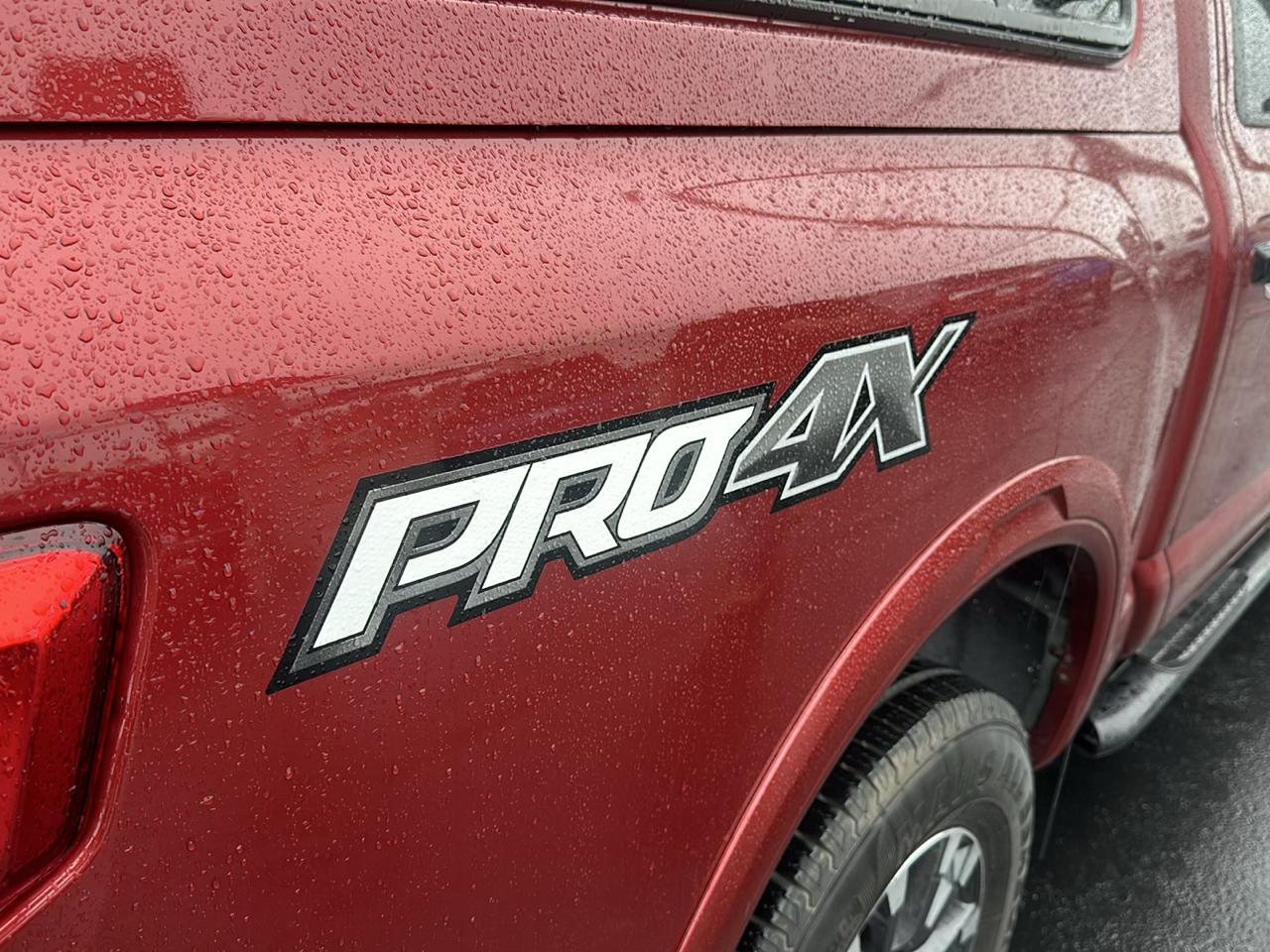Nissan Titan 4x4 Crew Cab PRO-4X 2017