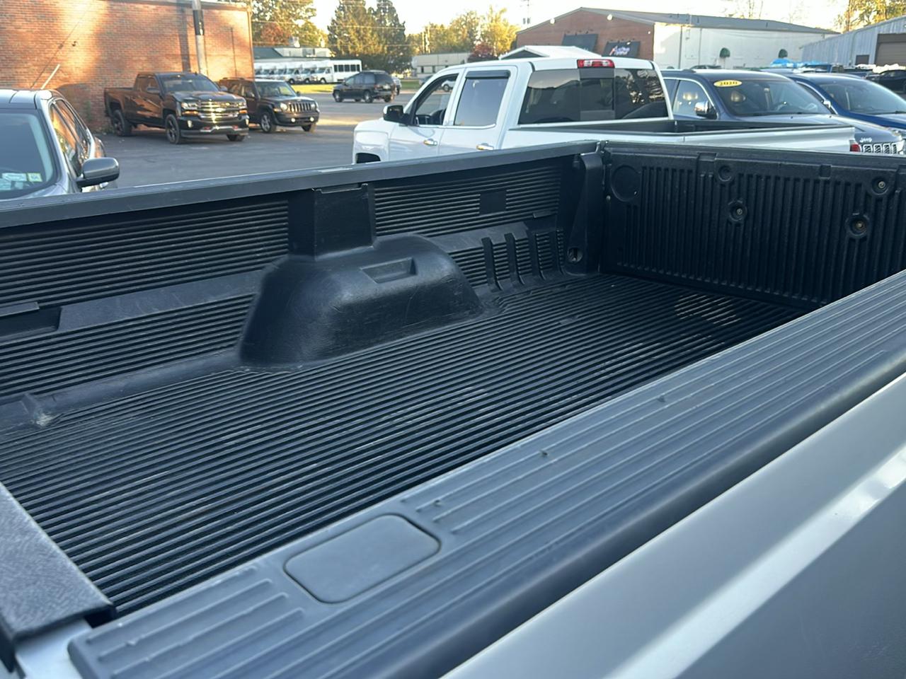 Ford Super Duty F-350 SRW  2011