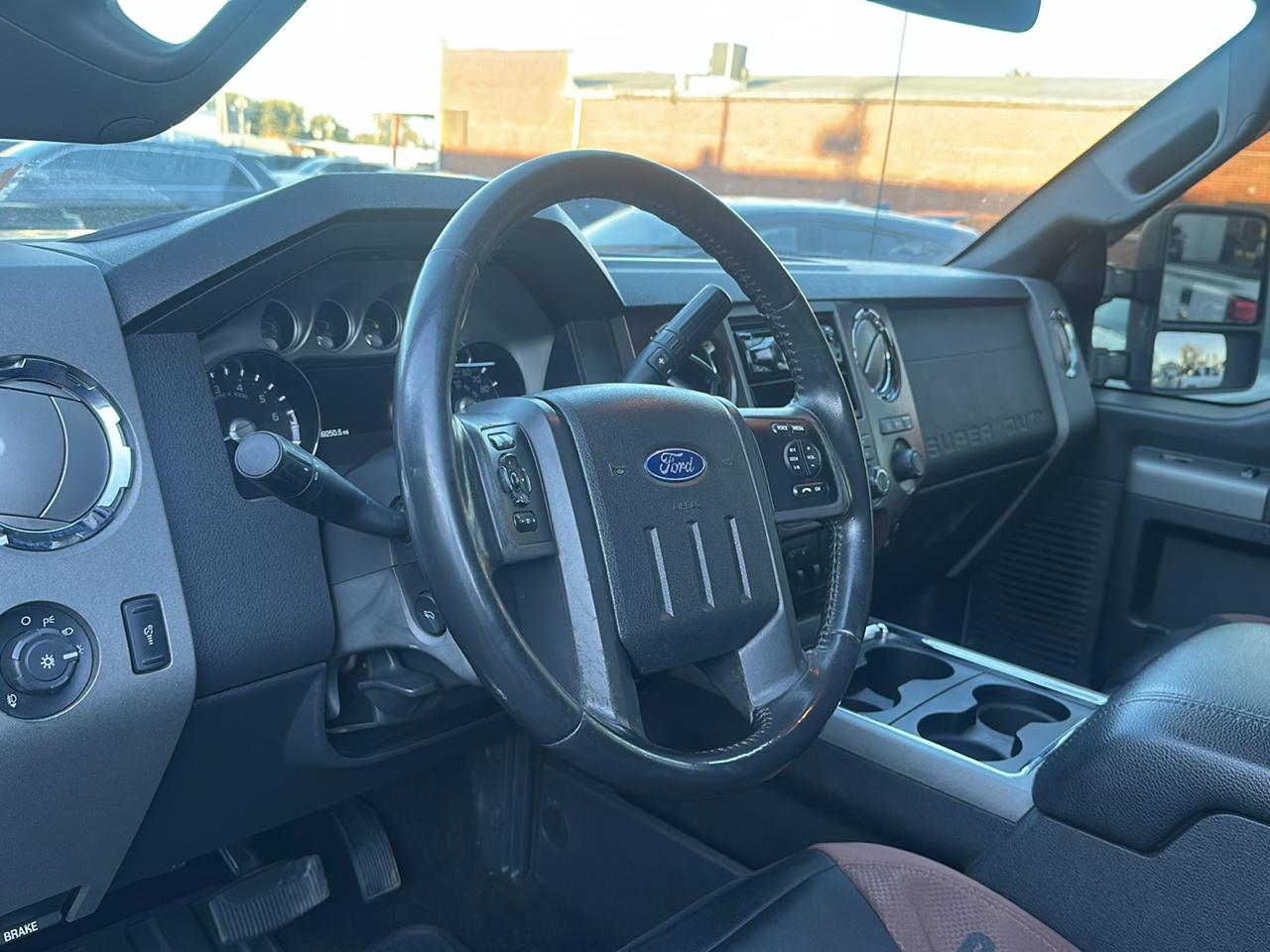Ford Super Duty F-350 SRW  2011