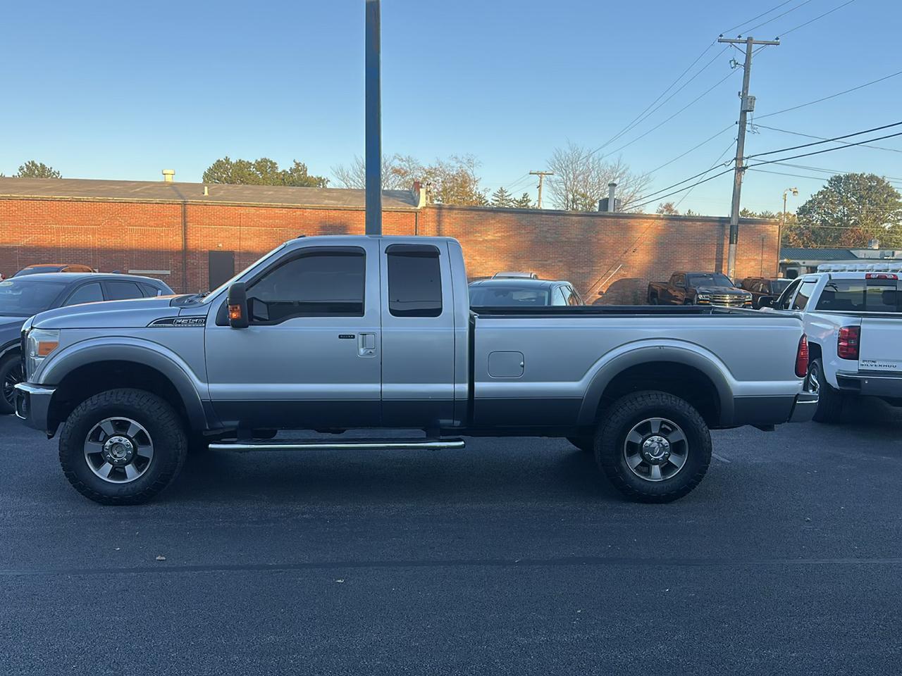 Ford Super Duty F-350 SRW  2011