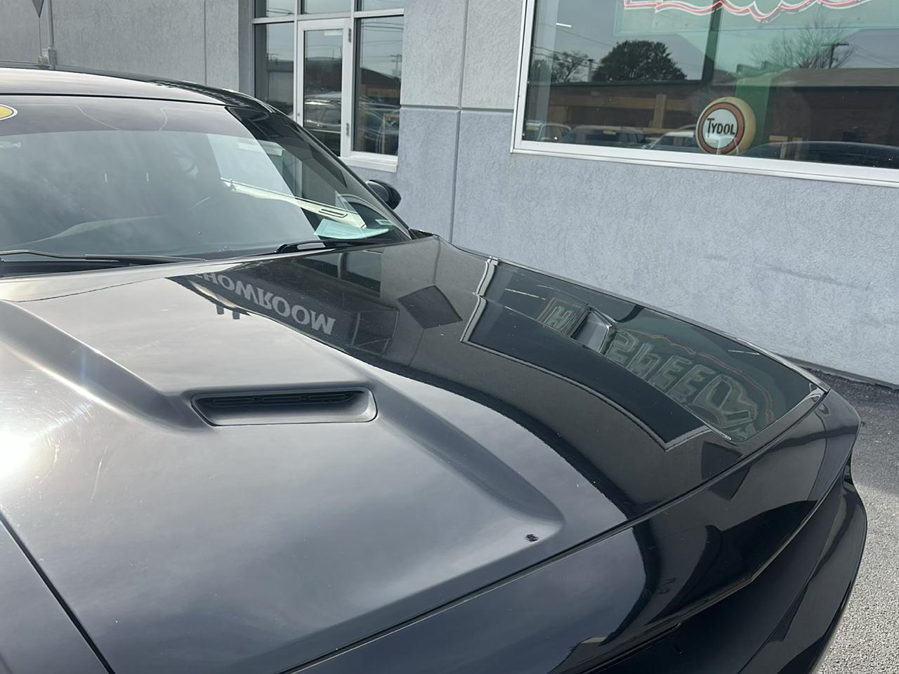 Dodge Challenger SXT Plus RWD 2018