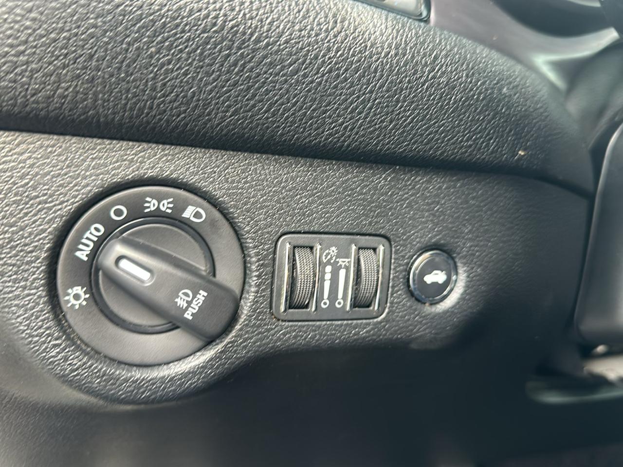 Dodge Challenger SXT Plus RWD 2018