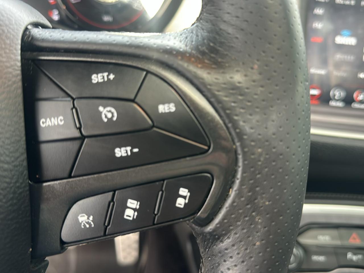 Dodge Challenger SXT Plus RWD 2018