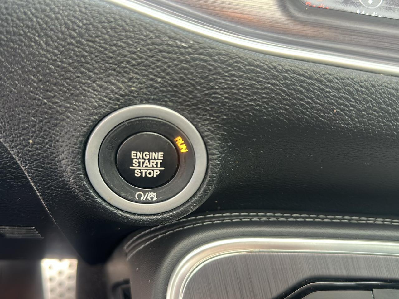 Dodge Challenger SXT Plus RWD 2018