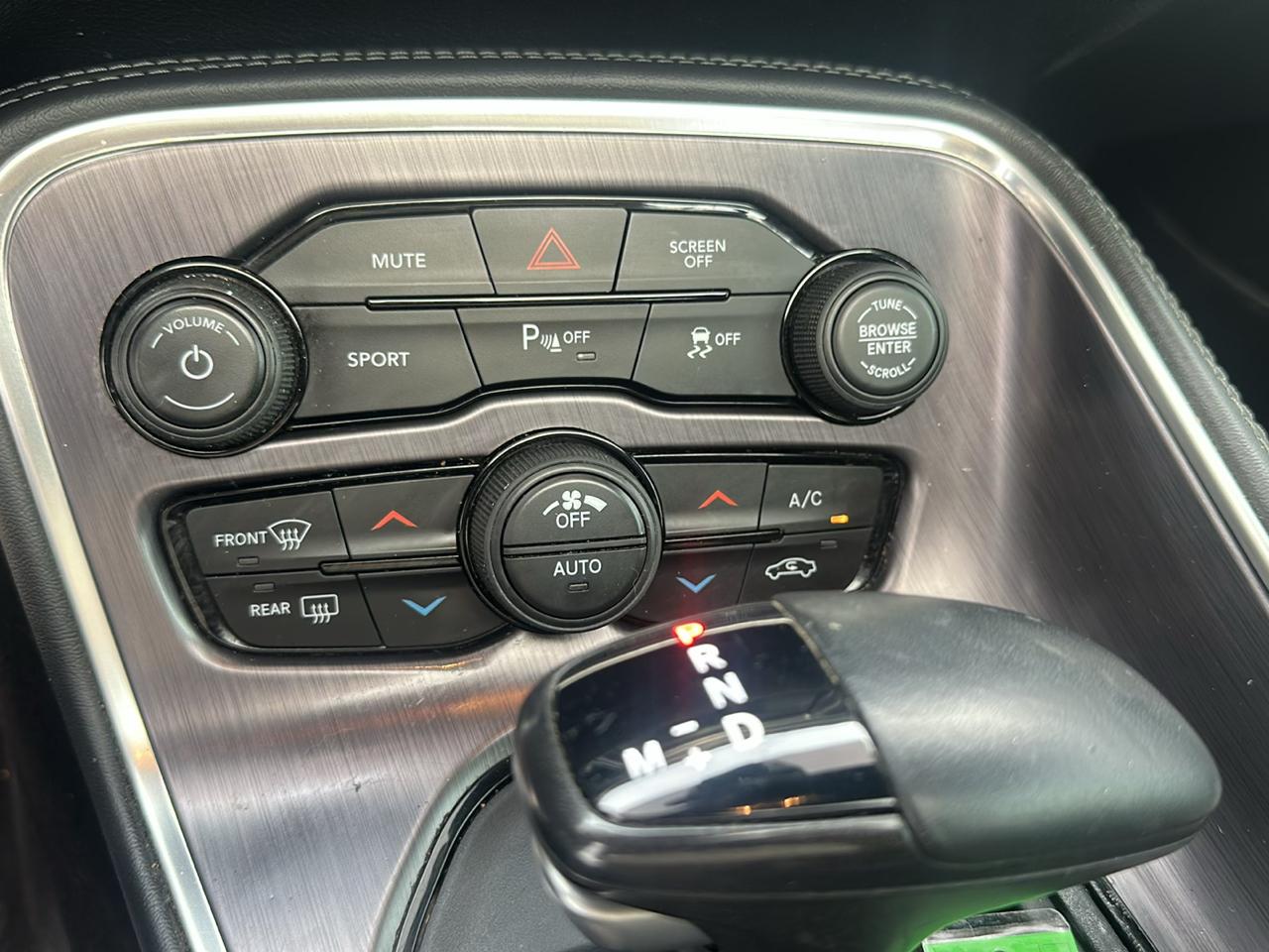 Dodge Challenger SXT Plus RWD 2018