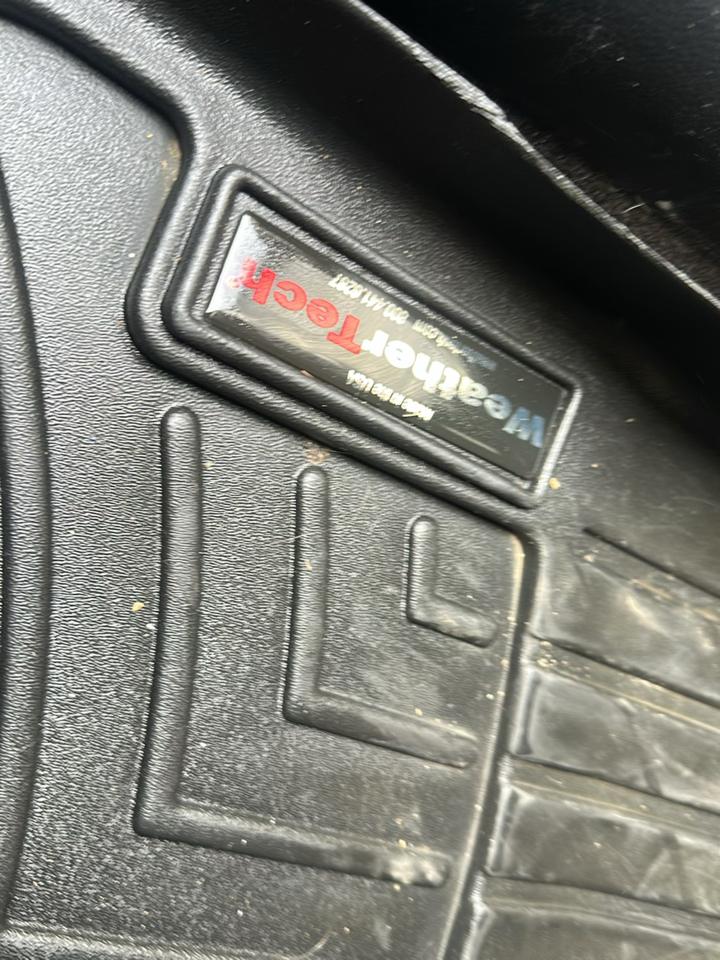 Dodge Challenger SXT Plus RWD 2018