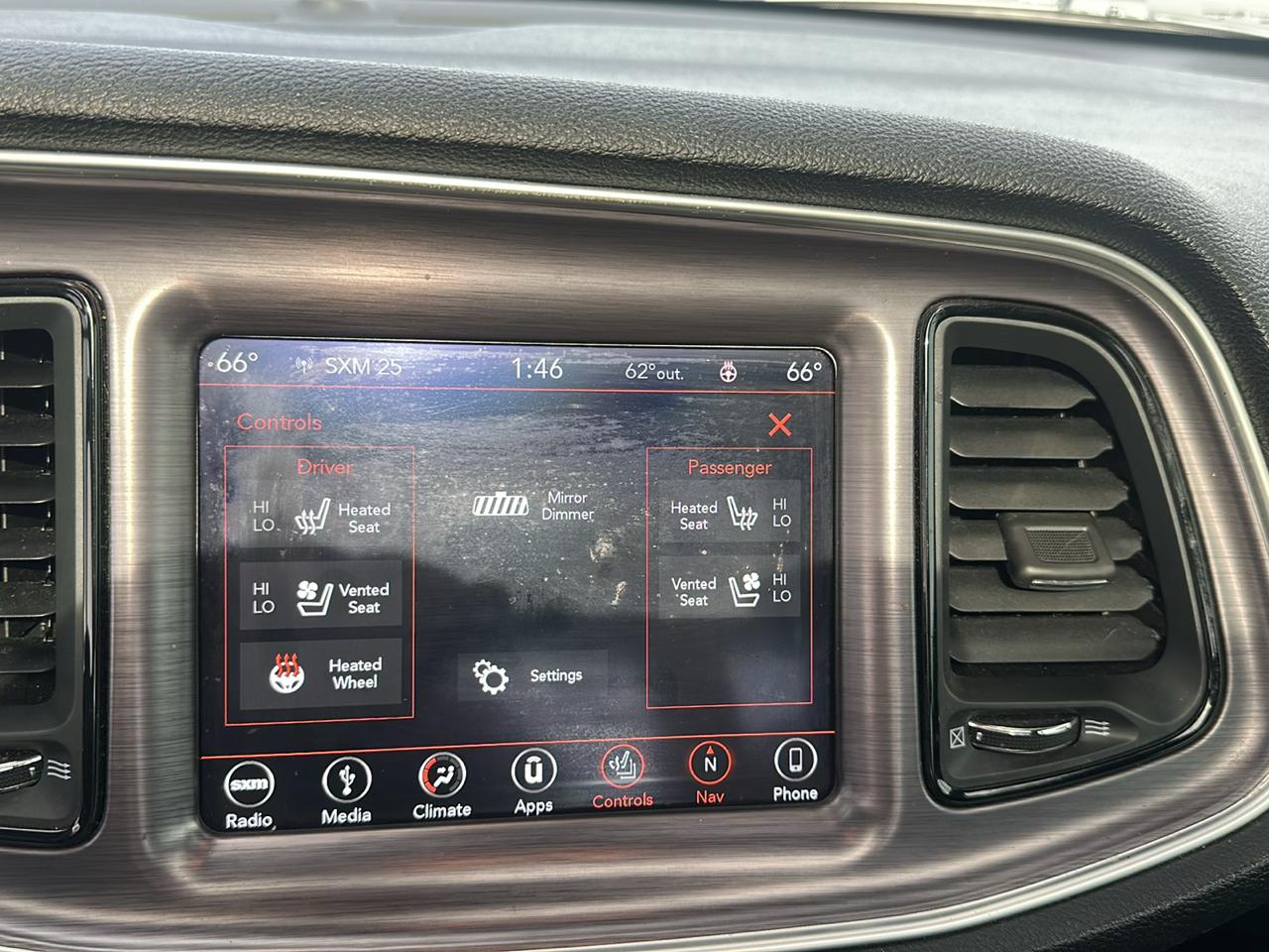 Dodge Challenger SXT Plus RWD 2018