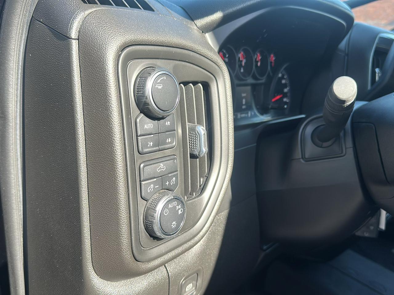 Chevrolet Silverado 1500 4WD Crew Cab 147" Custom Trail Boss 2021