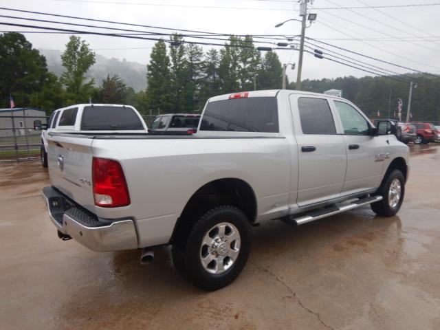 RAM 2500 Tradesman Crew Cab SWB 4WD 2016 RAM 2500 Tradesman Crew Cab SWB 4WD 2016