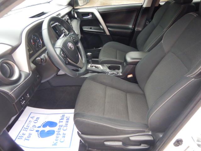 Toyota RAV4 XLE FWD 2016