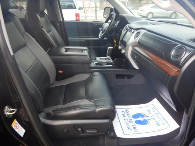 Toyota Tundra Limited 5.7L FFV CrewMax 4WD 2018