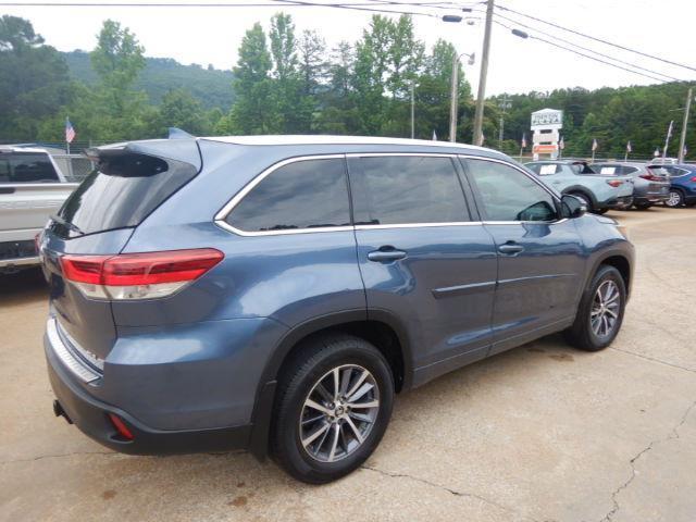 Toyota Highlander XLE AWD V6 2017