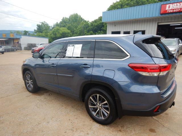 Toyota Highlander XLE AWD V6 2017